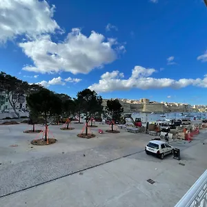 Apartment Droplet, Kalkara