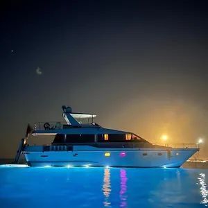 Botel Riti Yacht, Kalkara