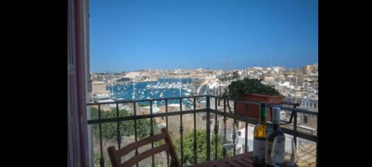 Upper Valley Sea View Kalkara 0*,